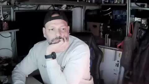 Snapshot of kostasgreek42 chatting on January 13, 2025, 7:21 pm Kosta online show from January 13, 2025, 7:21 pm