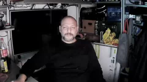 Snapshot of kostasgreek42 chatting on January 27, 2025, 6:31 pm Kosta online show from January 27, 2025, 6:31 pm