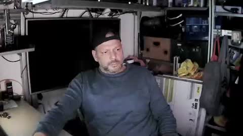 Snapshot of kostasgreek42 chatting on February 25, 2025, 7:14 pm Kosta online show from February 25, 2025, 7:14 pm