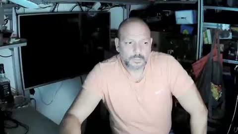 Snapshot of kostasgreek42 chatting on October 17, 2025, 7:05 pm Kosta online show from October 17, 2025, 7:05 pm