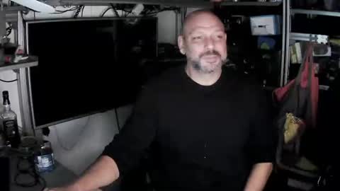 Snapshot of kostasgreek42 chatting on October 20, 2025, 6:41 pm Kosta online show from October 20, 2025, 6:41 pm