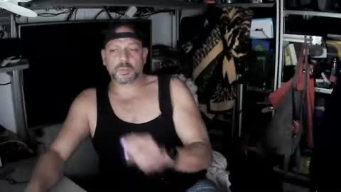 Snapshot of kostasgreek42 chatting on November 17, 2025, 5:52 pm Kosta online show from November 17, 2025, 5:52 pm