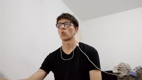 Facu online show from January 3, 2025, 9:25 am