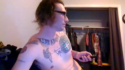 Snapshot of krasher2313 chatting on February 26, 2025, 2:26 am hard hung horny online show from February 26, 2025, 2:26 am