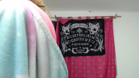 kratos_and_afrodita online show from January 16, 2026, 4:11 pm