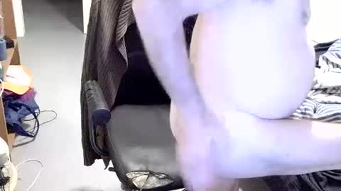 kreolsk34 online show from December 20, 2025, 1:23 am