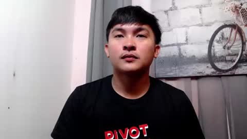 Snapshot of krezikeed chatting on November 27, 2025, 9:44 am krezikeed online show from November 27, 2025, 9:44 am