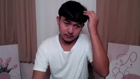 Snapshot of krezikeed chatting on December 4, 2025, 7:39 am krezikeed online show from December 4, 2025, 7:39 am