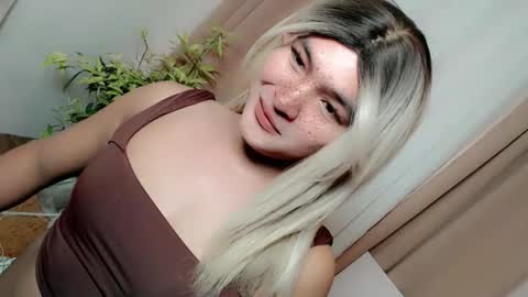 Snapshot of krezikeed chatting on December 15, 2025, 7:12 am krezikeed online show from December 15, 2025, 7:12 am