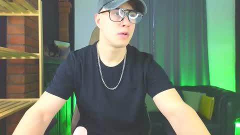 kris_braun online show from February 8, 2026, 9:45 am