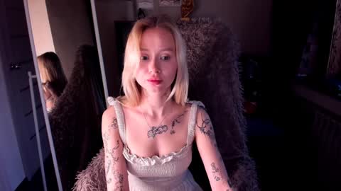 Snapshot of kris_grant chatting on February 5, 2025, 1:33 pm kris_grant online show from February 5, 2025, 1:33 pm