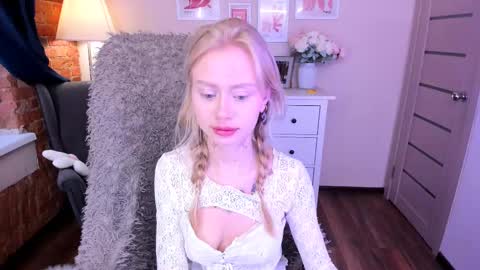 Snapshot of kris_grant chatting on February 28, 2025, 10:30 am kris_grant online show from February 28, 2025, 10:30 am