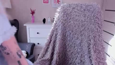 Snapshot of kris_grant chatting on October 8, 2025, 8:23 am kris_grant online show from October 8, 2025, 8:23 am