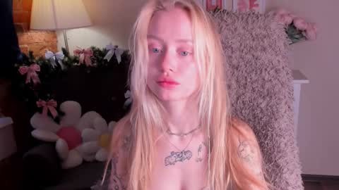 kris_grant online show from December 21, 2025, 10:33 am