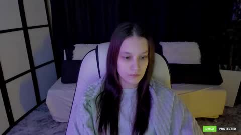 krisdoeil online show from December 15, 2025, 2:38 am