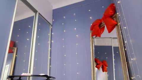 kriskras__ online show from February 18, 2026, 5:14 am