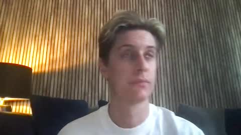 krisl77 online show from April 7, 2026, 4:40 pm