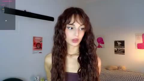 Snapshot of krisss__kisss chatting on June 25, 2026, 5:39 pm Kriss online show from June 25, 2026, 5:39 pm