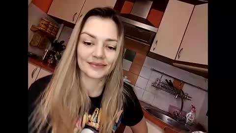 Snapshot of krisssexi chatting on December 21, 2024, 6:19 am KrissSexi online show from December 21, 2024, 6:19 am