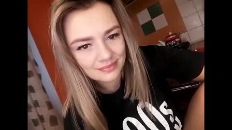 Snapshot of krisssexi chatting on February 2, 2025, 5:42 am KrissSexi online show from February 2, 2025, 5:42 am