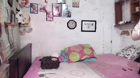 krisstal703358 online show from September 18, 2025, 8:05 am