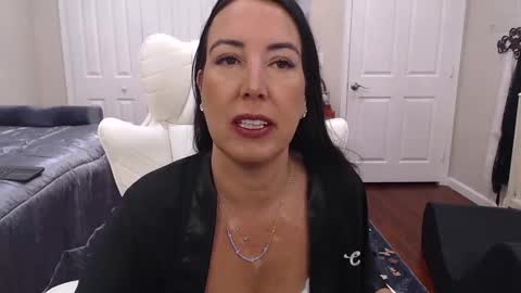 Krissy online show from March 25, 2026, 12:11 pm