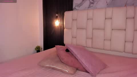 Snapshot of kristakinnky chatting on May 23, 2026, 12:20 pm BETANIA online show from May 23, 2026, 12:20 pm