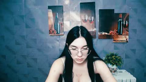 Kristen online show from September 29, 2025, 6:40 am