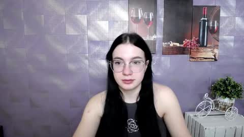 Kristen online show from November 14, 2025, 8:24 am