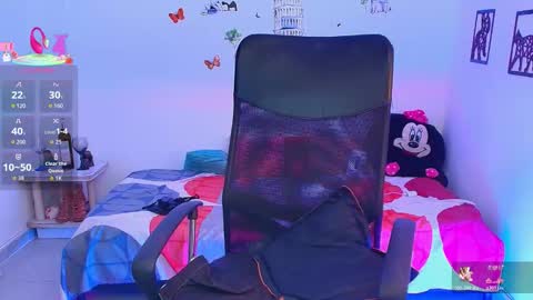 Snapshot of kristin___ chatting on February 25, 2026, 3:05 am Kristin online show from February 25, 2026, 3:05 am