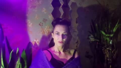 Snapshot of kristinagold44 chatting on December 12, 2024, 4:43 pm Kristina online show from December 12, 2024, 4:43 pm