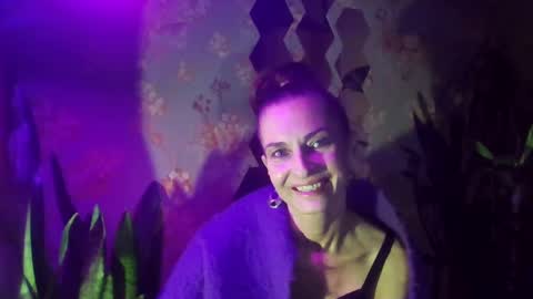 Snapshot of kristinagold44 chatting on December 18, 2024, 8:14 pm Kristina online show from December 18, 2024, 8:14 pm