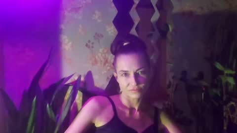 Snapshot of kristinagold44 chatting on December 22, 2024, 7:31 pm Kristina online show from December 22, 2024, 7:31 pm