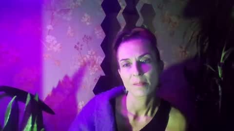 Snapshot of kristinagold44 chatting on January 7, 2025, 10:19 pm Kristina online show from January 7, 2025, 10:19 pm