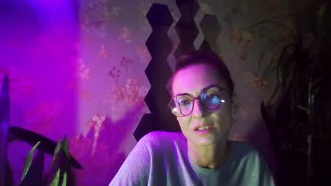 Snapshot of kristinagold44 chatting on January 23, 2025, 2:17 pm Kristina online show from January 23, 2025, 2:17 pm