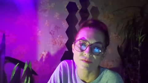 Snapshot of kristinagold44 chatting on January 23, 2025, 5:42 pm Kristina online show from January 23, 2025, 5:42 pm
