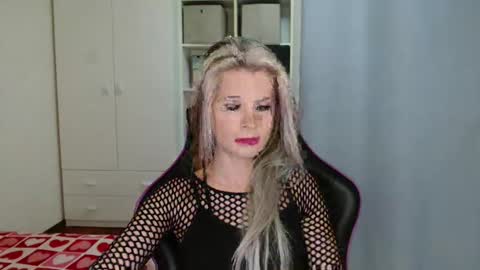 KristineAmore online show from February 6, 2026, 7:45 am