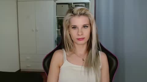 KristineAmore online show from April 16, 2026, 6:41 pm