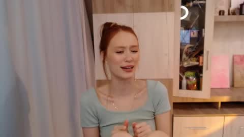 Snapshot of krisykkiss chatting on February 10, 2025, 7:38 pm Krissy online show from February 10, 2025, 7:38 pm