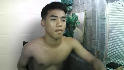 Snapshot of kritthanarkorn chatting on November 14, 2025, 1:43 pm kritthanarkorn online show from November 14, 2025, 1:43 pm