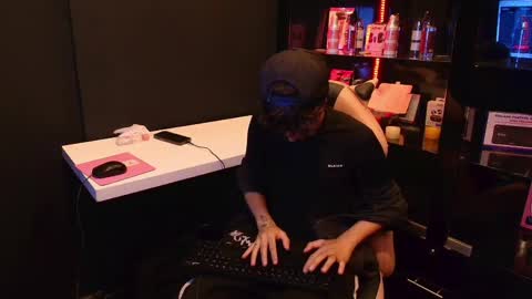 Snapshot of krown_nox chatting on May 23, 2026, 2:32 pm krown_nox online show from May 23, 2026, 2:32 pm