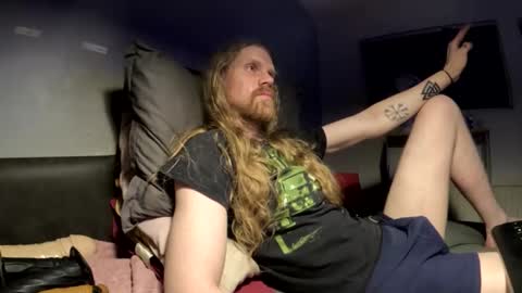 Krullz online show from April 7, 2026, 10:42 pm