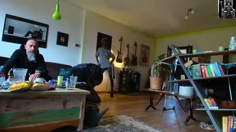 krummersaebel online show from February 24, 2025, 12:16 pm