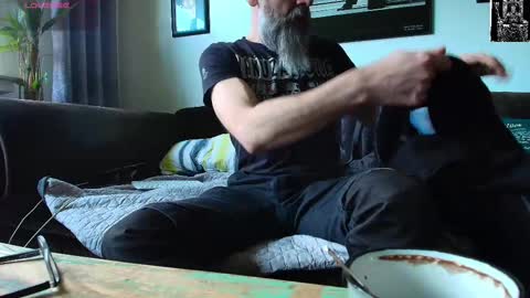 krummersaebel online show from February 26, 2025, 8:48 am