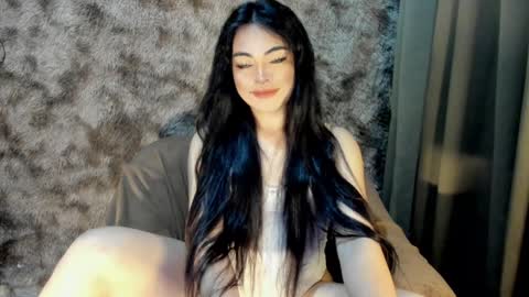 Snapshot of krystal_angel chatting on February 6, 2025, 4:10 am krystal_angel online show from February 6, 2025, 4:10 am