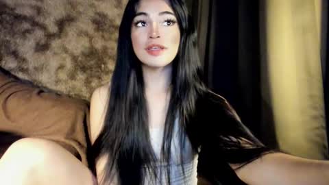 Snapshot of krystal_angel chatting on February 24, 2025, 4:05 am krystal_angel online show from February 24, 2025, 4:05 am