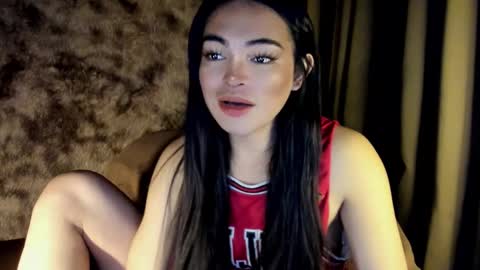 Snapshot of krystal_angel chatting on March 4, 2025, 5:11 am krystal_angel online show from March 4, 2025, 5:11 am