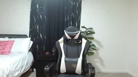 Snapshot of krystalblakexxx chatting on April 30, 2026, 5:30 pm Krystal Blake online show from April 30, 2026, 5:30 pm