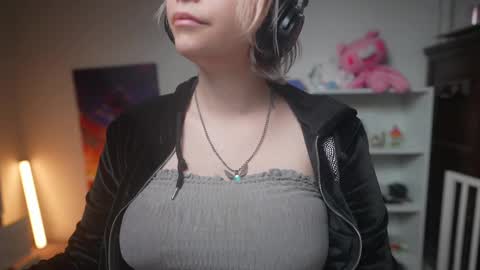 Krystal Syx online show from February 14, 2025, 9:10 pm