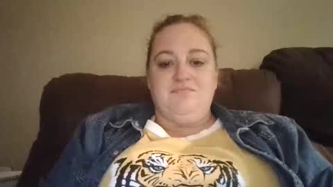 Snapshot of kudraalo chatting on November 25, 2025, 11:27 pm Ho-verdrive online show from November 25, 2025, 11:27 pm